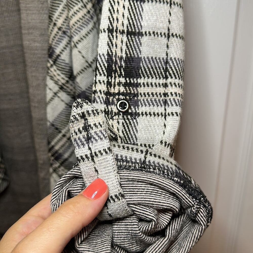 Torrid 00 Women’s Black & Ivory Plaid Drape Jacket Size Medium - Picture 9 of 13